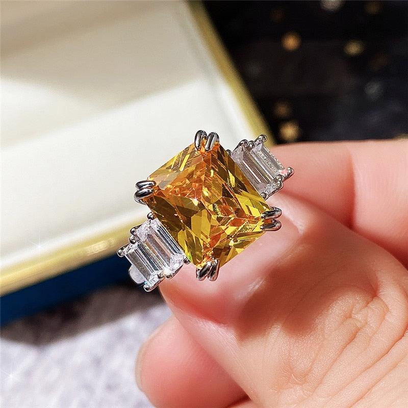 New Luxury Gold Color Plated Crystal Ring Geometric V Charm Rings